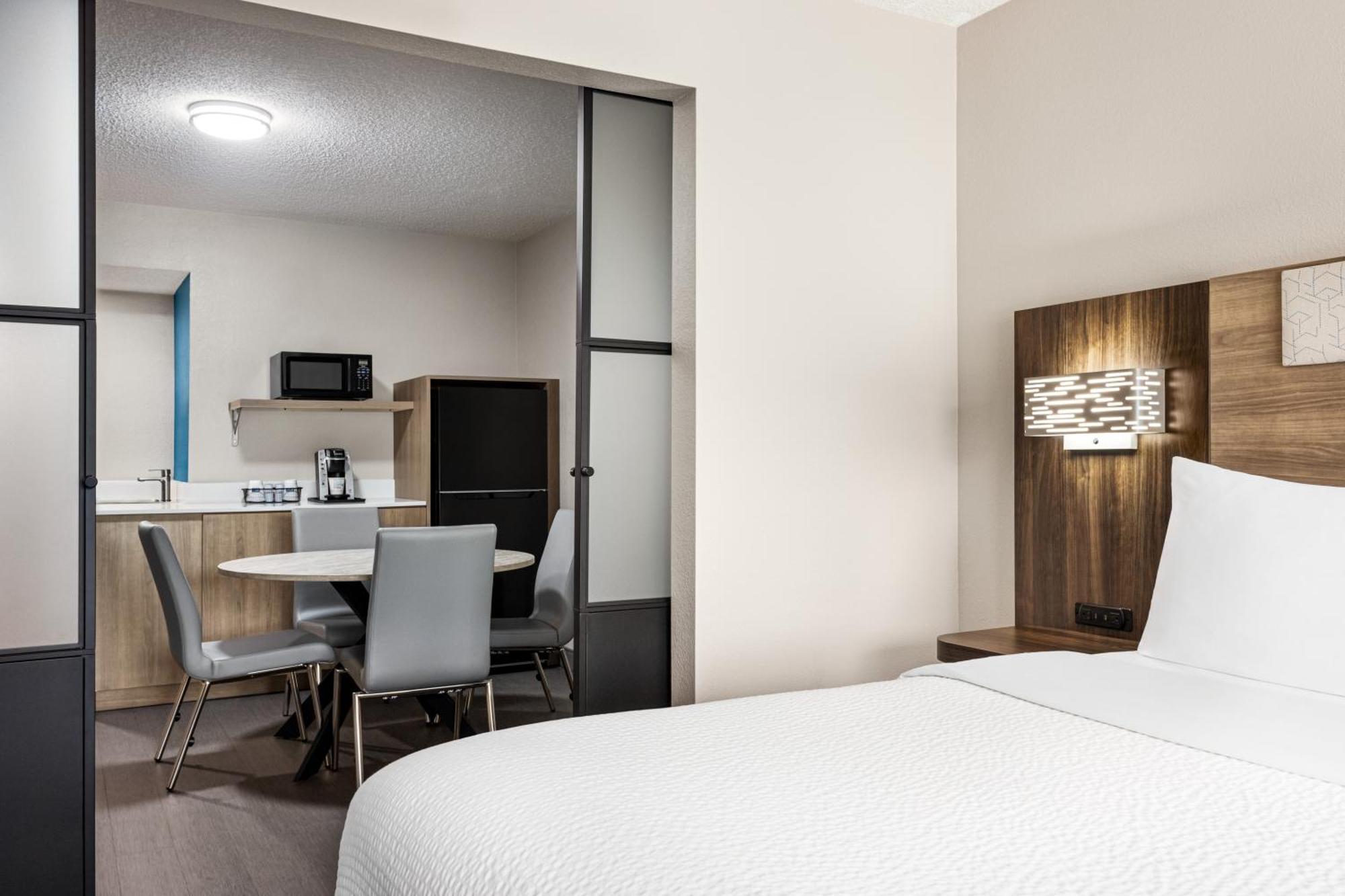 Holiday Inn Express Birmingham Irondale East By Ihg Exterior photo